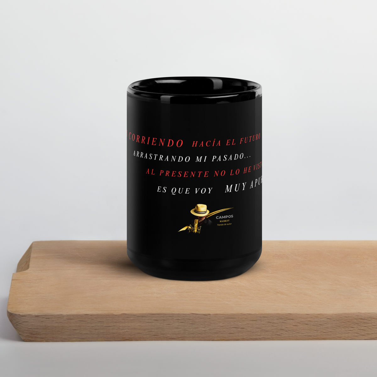 Taza negra brillante apurado