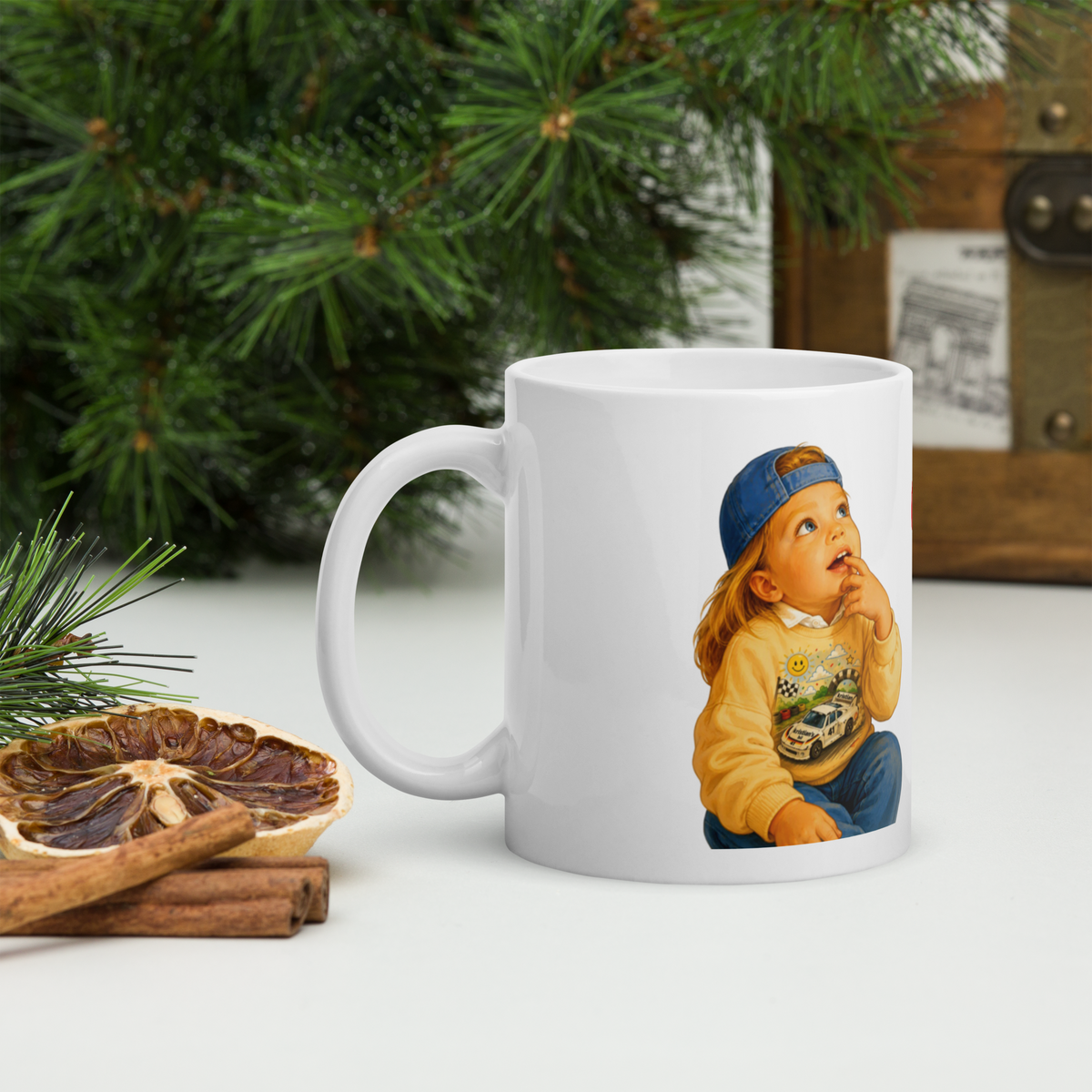 Taza blanca brillante jugo de melocotón