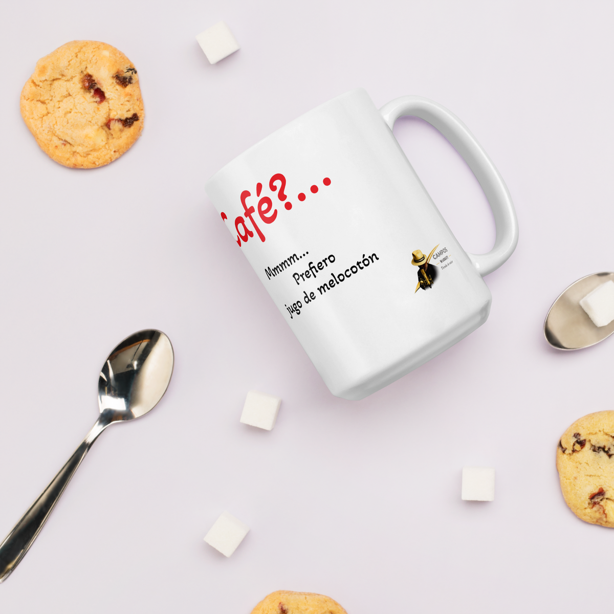 Taza blanca brillante jugo de melocotón