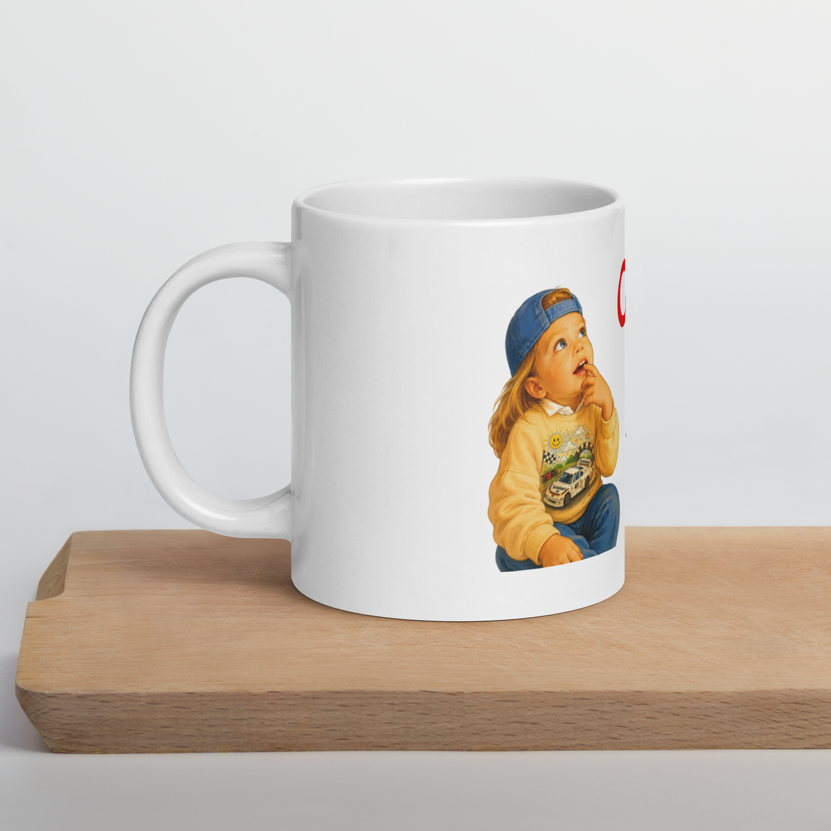Taza blanca brillante jugo de melocotón